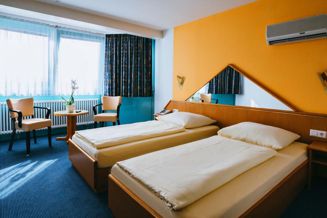 Hotel Central ヴァイル・アム・ライン エクステリア 写真